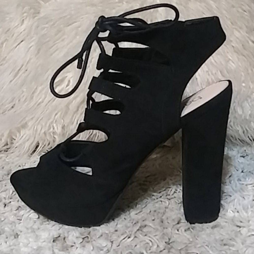 Bar III black suede chunk heel sz 8.5 NWT